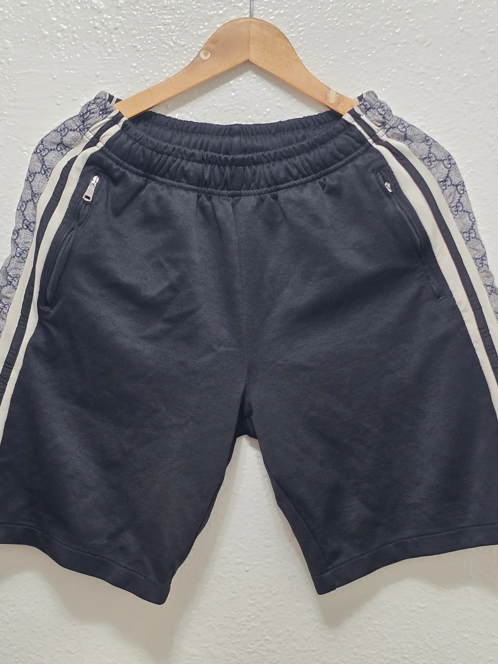 Gucci GG Supreme Track Shorts, L